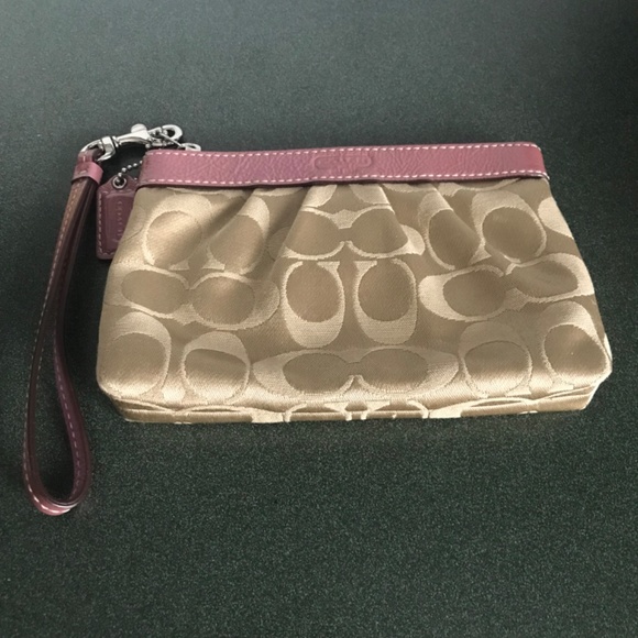 Coach Khaki/Pink Canvas Leather Signature C Corner Zip Pleated Wristlet - Picture 16 of 16